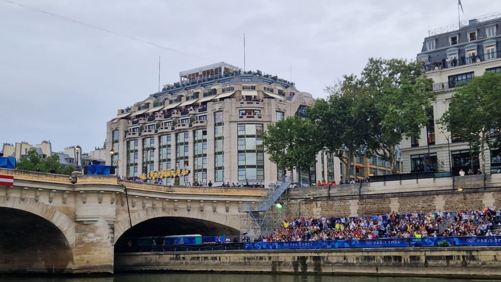 Cérémonie d'ouverture des Jeux olympiques 2024 sur la Seine .