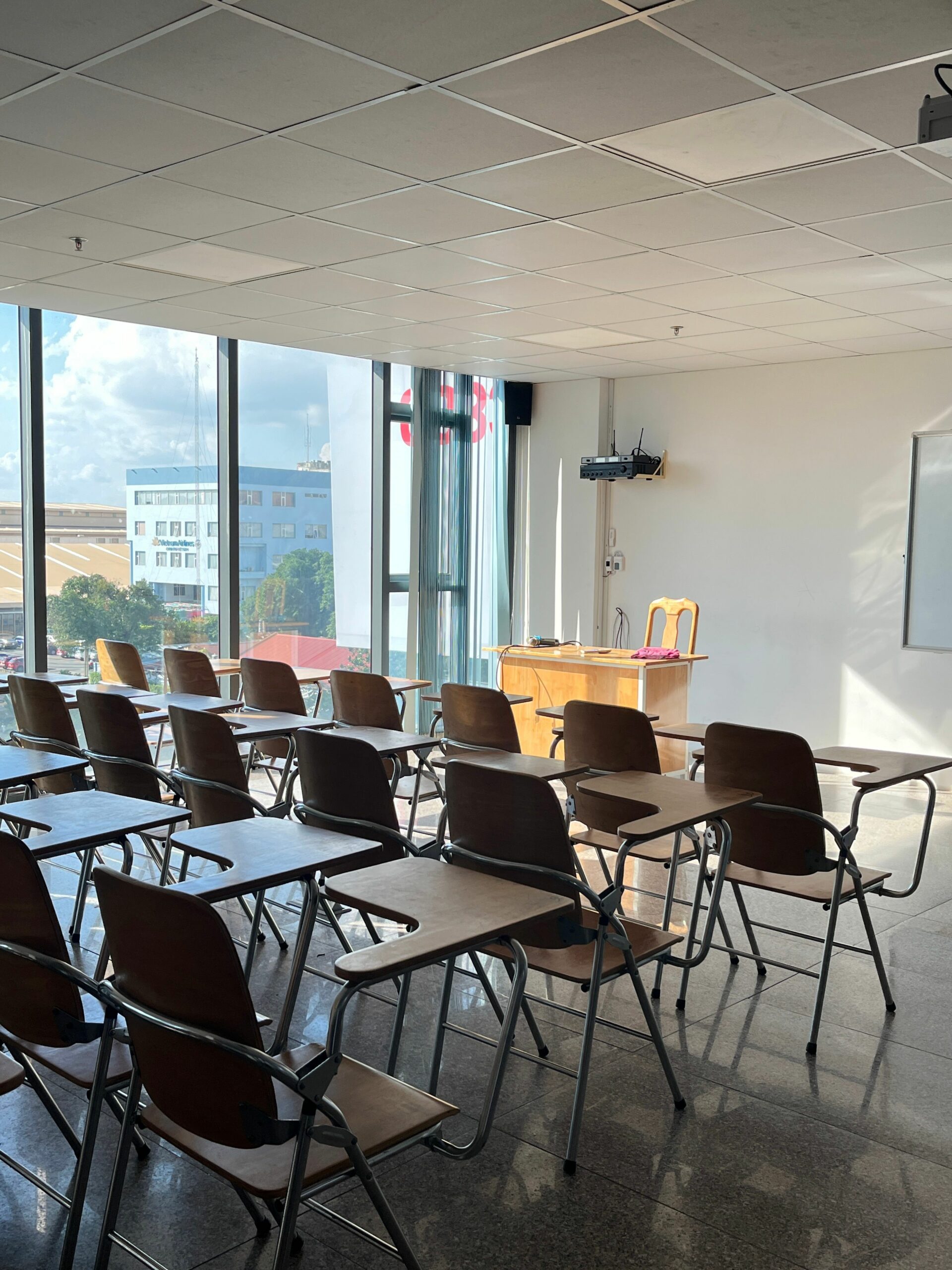 Comment rendre une salle de classe plus accessible aux élèves en fauteuil roulant ?